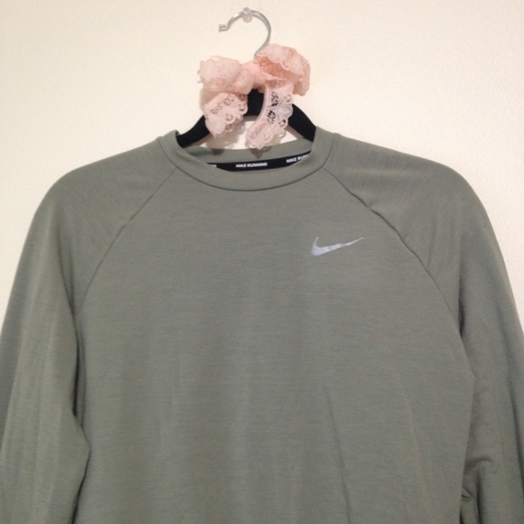 Nike Light Sage Green Long Sleeve Running Top with Thumbholes - Picture 2 of 8